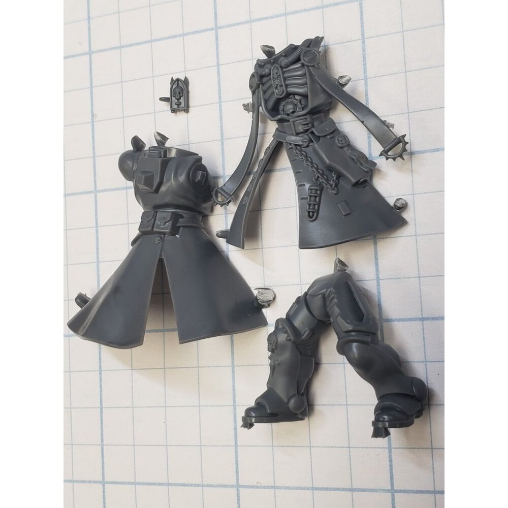 40k Space Marine Bits Primaris Chaplain Robed Armored Torso Legs Set #01 - Picture 2 of 6